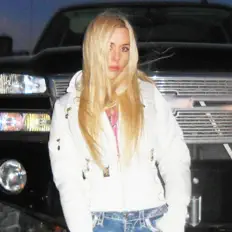 Dengarkan Cowgirl Clue, tonton video musik, baca bio, lihat tanggal tur & lainnya!