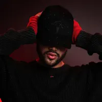 undefined सुनें, म्यूज़िक वीडियो देखें, बायो पढ़ें, दौरे की तारीखें और बहुत कुछ देखें!