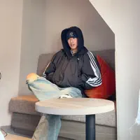 Ascolta undefined, guarda video musicali, leggi la biografia, vedi le date del tour & altro!