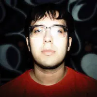 Luister naar undefined, bekijk muziekvideo's, lees de bio, bekijk de tourdata, en meer!