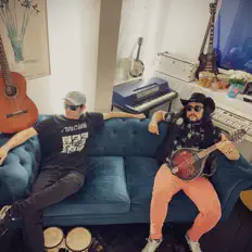 Dengarkan Pleasurewood, tonton video musik, baca bio, lihat tanggal tur & lainnya!