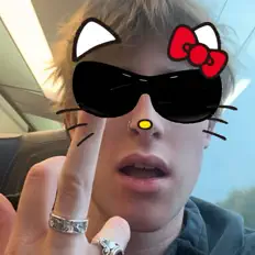 聆聽 Kids don't smoke、觀看音樂影片、閱讀小傳、查看巡演日期等！