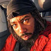 undefined dinle, müzik videolarını izle, biyografisini oku, tur tarihlerini ve daha fazlasını gör!