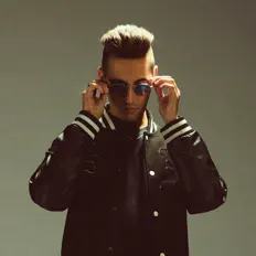 Poslechněte si interpreta Dave Delly, sledujte hudební videa, přečtěte si životopis, podívejte se na data turné a další informace.