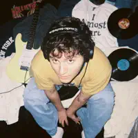 Hör dir undefined an, schau dir Musikvideos an, lies die Biografie, finde Tourdaten und mehr!