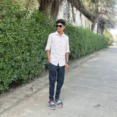 DIP OFFICIAL सुनें, म्यूज़िक वीडियो देखें, बायो पढ़ें, दौरे की तारीखें और बहुत कुछ देखें!