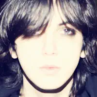 Ascolta undefined, guarda video musicali, leggi la biografia, vedi le date del tour & altro!