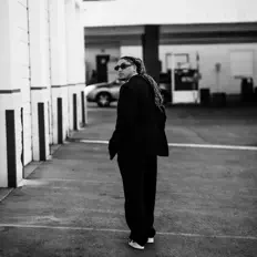 Escucha a The Jungle, mira videos musicales, lee su biografía, consulta las fechas de las gira y más.