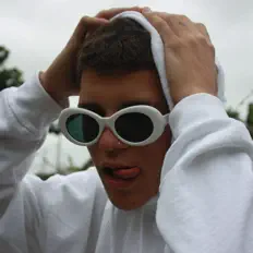 Ouça Flow Lions, assista a videoclipes, leia a biografia, veja as datas das turnês e mais!
