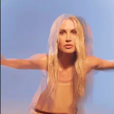 收听 Willa Ford、观看音乐视频、阅读小传、查看巡演日期等 ！