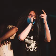 Escucha a Conductor Bizz, mira videos musicales, lee su biografía, consulta las fechas de las gira y más.