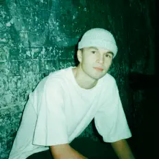 Poslechněte si interpreta LEVOS, sledujte hudební videa, přečtěte si životopis, podívejte se na data turné a další informace.