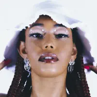 Hör dir undefined an, schau dir Musikvideos an, lies die Biografie, finde Tourdaten und mehr!