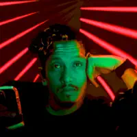 Escucha a undefined, mira videos musicales, lee su biografía, consulta las fechas de las gira y más.