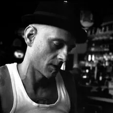 Hör dir Billy Butcher an, schau dir Musikvideos an, lies die Biografie, finde Tourdaten und mehr!