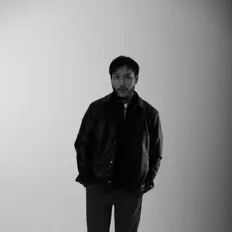 Escucha a R-ONE, mira videos musicales, lee su biografía, consulta las fechas de las gira y más.
