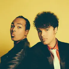 聆聽 Root Road、觀看音樂影片、閱讀小傳、查看巡演日期等！