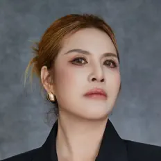 那艺娜을(를) 듣고, 뮤직 비디오를 보고, 약력을 읽고, 투어 일정 등을 확인하세요!
