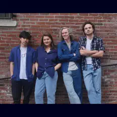 Villakula을(를) 듣고, 뮤직 비디오를 보고, 약력을 읽고, 투어 일정 등을 확인하세요!