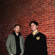 Poslechněte si interpreta Born Fools, sledujte hudební videa, přečtěte si životopis, podívejte se na data turné a další informace.