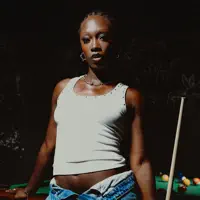 聆聽 undefined、觀看音樂影片、閱讀小傳、查看巡演日期等！