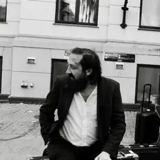 Escucha a Peter Matthew Bauer, mira videos musicales, lee su biografía, consulta las fechas de las gira y más.