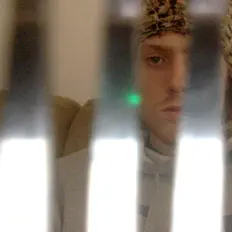 聆聽 Banjo Ulysses、觀看音樂影片、閱讀小傳、查看巡演日期等！