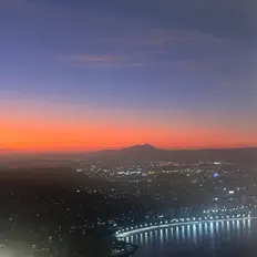 聆聽 Asena、觀看音樂影片、閱讀小傳、查看巡演日期等！