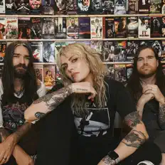 Escucha a Cross Dog, mira videos musicales, lee su biografía, consulta las fechas de las gira y más.