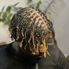 Poslechněte si interpreta MC Breezyy, sledujte hudební videa, přečtěte si životopis, podívejte se na data turné a další informace.