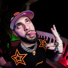 El Killo सुनें, म्यूज़िक वीडियो देखें, बायो पढ़ें, दौरे की तारीखें और बहुत कुछ देखें!