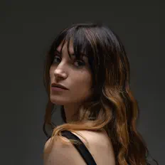 Listen to L'Aura, watch music videos, read bio, see tour dates & more!