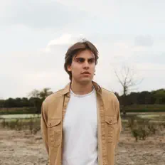 Andrew Lucier सुनें, म्यूज़िक वीडियो देखें, बायो पढ़ें, दौरे की तारीखें और बहुत कुछ देखें!