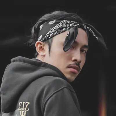 Listen to Eizy, watch music videos, read bio, see tour dates & more!