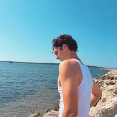 Escucha a Pabloss, mira vídeos musicales, lee la biografía, consulta fechas de giras y mucho más.