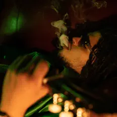 Escucha a Kamrun, mira videos musicales, lee su biografía, consulta las fechas de las gira y más.