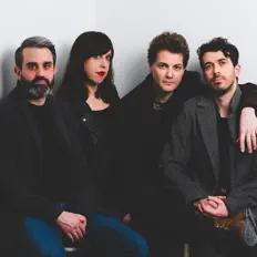 Ouve Mick Davis & Thin Love, vê vídeos de música, lê a biografia, vê as datas da digressão e muito mais!