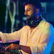 Listen to Manivela Maiden, watch music videos, read bio, see tour dates & more!