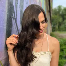 Kristen Livermore: песни, клипы, биография, даты выступлений и многое другое.