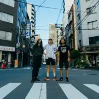 undefined सुनें, म्यूज़िक वीडियो देखें, बायो पढ़ें, दौरे की तारीखें और बहुत कुछ देखें!