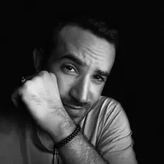 聆聽 عمر ميمى、觀看音樂影片、閱讀小傳、查看巡演日期等！