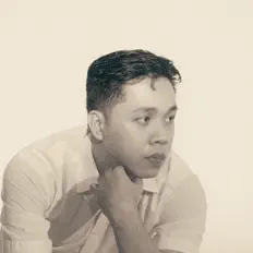 Dengarkan Rei Naldy, tonton video musik, baca bio, lihat tanggal tur & lainnya!
