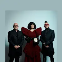 undefined을(를) 듣고, 뮤직 비디오를 보고, 약력을 읽고, 투어 일정 등을 확인하세요!