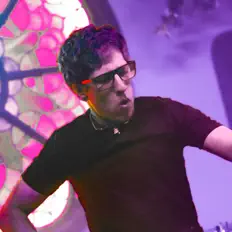 收听 Outset、观看音乐视频、阅读小传、查看巡演日期等 ！