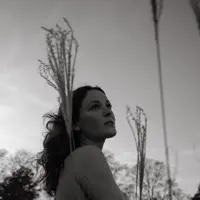 Ouve undefined, vê vídeos de música, lê a biografia, vê as datas da digressão e muito mais!