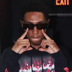 收听 Ty Lo、观看音乐视频、阅读小传、查看巡演日期等 ！