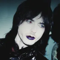 收听 undefined、观看音乐视频、阅读小传、查看巡演日期等 ！