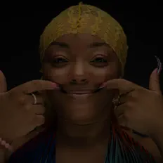 聆聽 Johnnieangel、觀看音樂影片、閱讀小傳、查看巡演日期等！