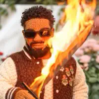 Ascolta undefined, guarda video musicali, leggi la biografia, vedi le date del tour & altro!