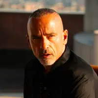 Escucha a undefined, mira videos musicales, lee su biografía, consulta las fechas de las gira y más.